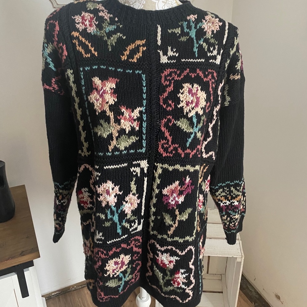 Heirloom Collectibles Vintage knit sweater